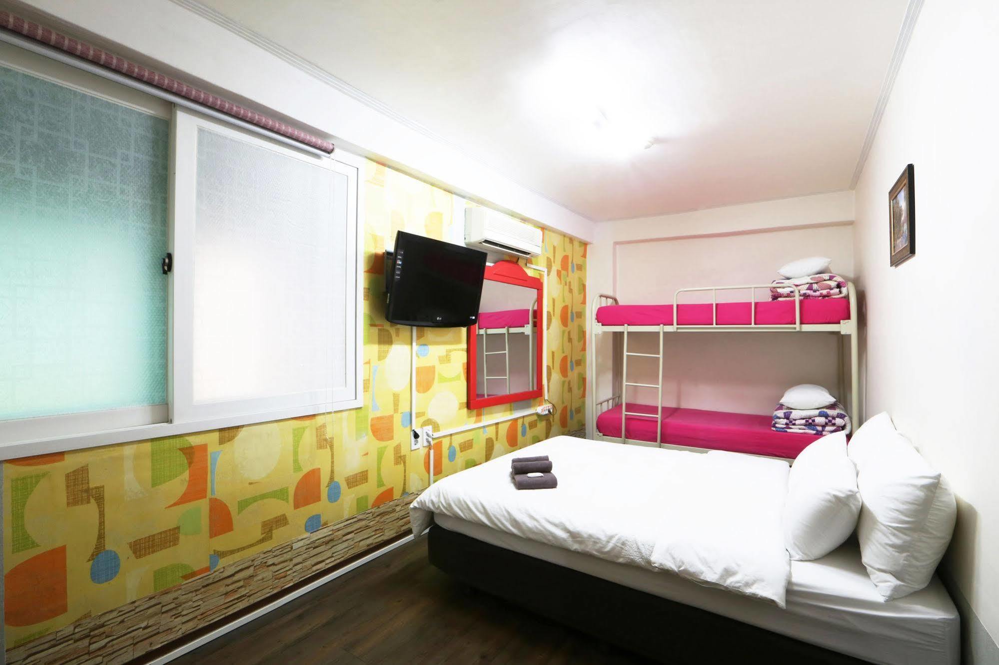 הוסטל סיאול Apple Backpackers מראה חיצוני תמונה