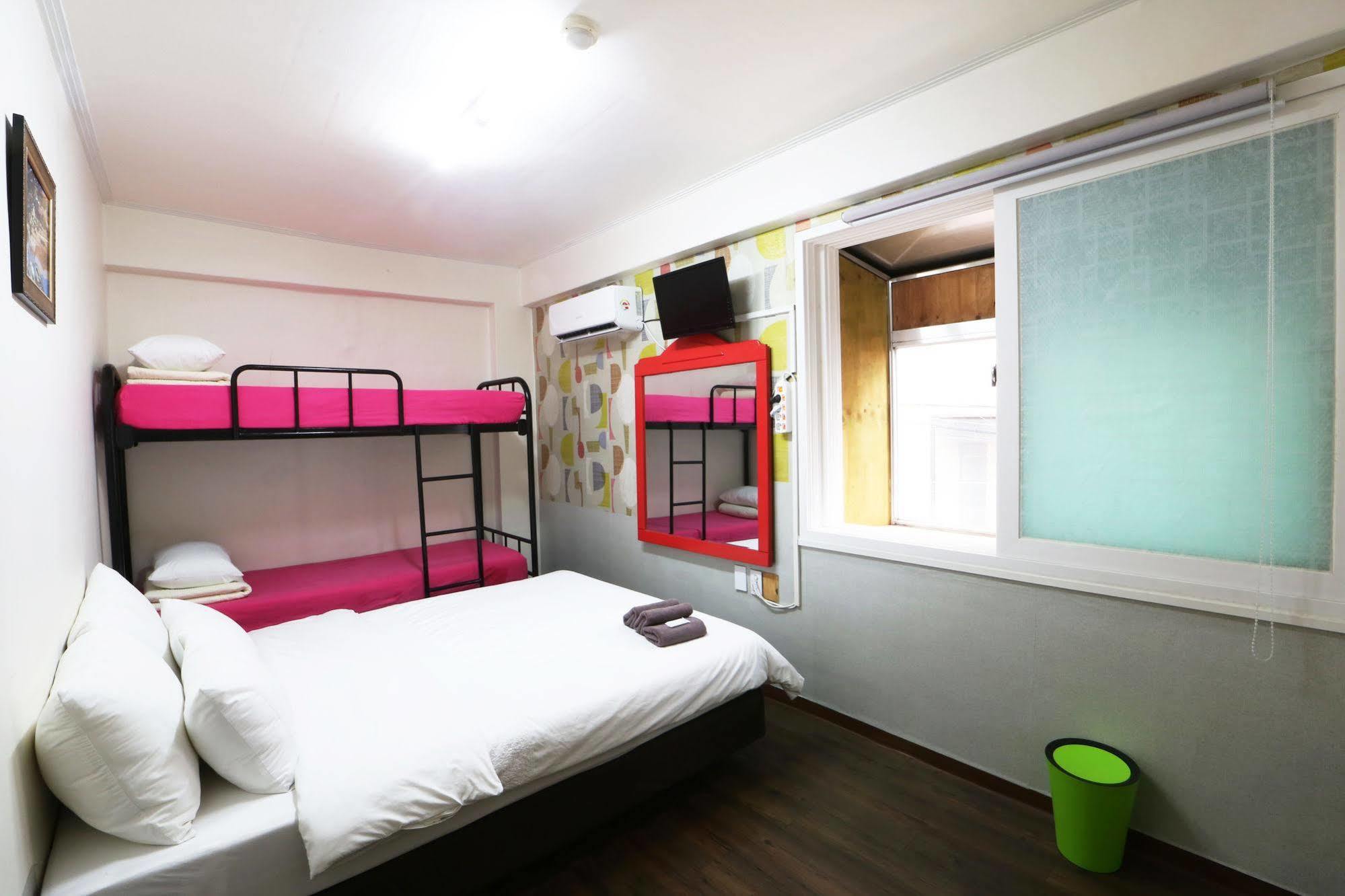 הוסטל סיאול Apple Backpackers מראה חיצוני תמונה